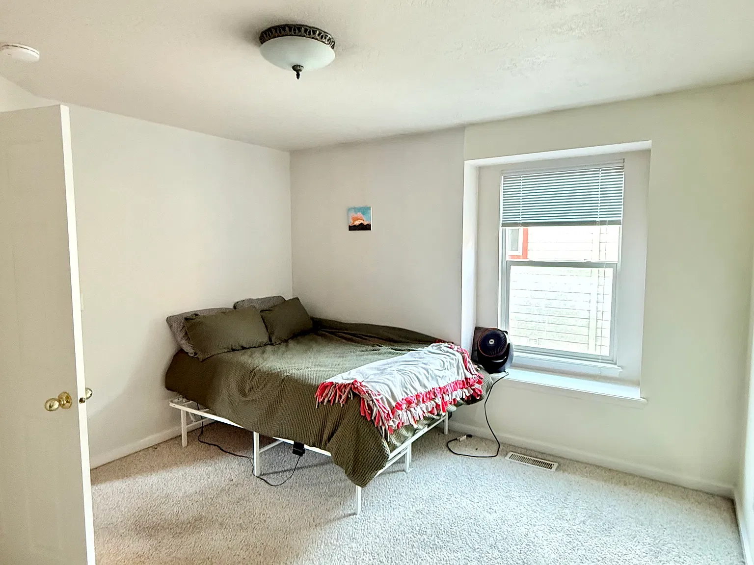 2 bed, 1052 sqft, $900 — Photo 1