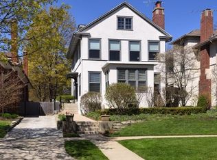 2676 Orrington Ave, Evanston, IL 60201