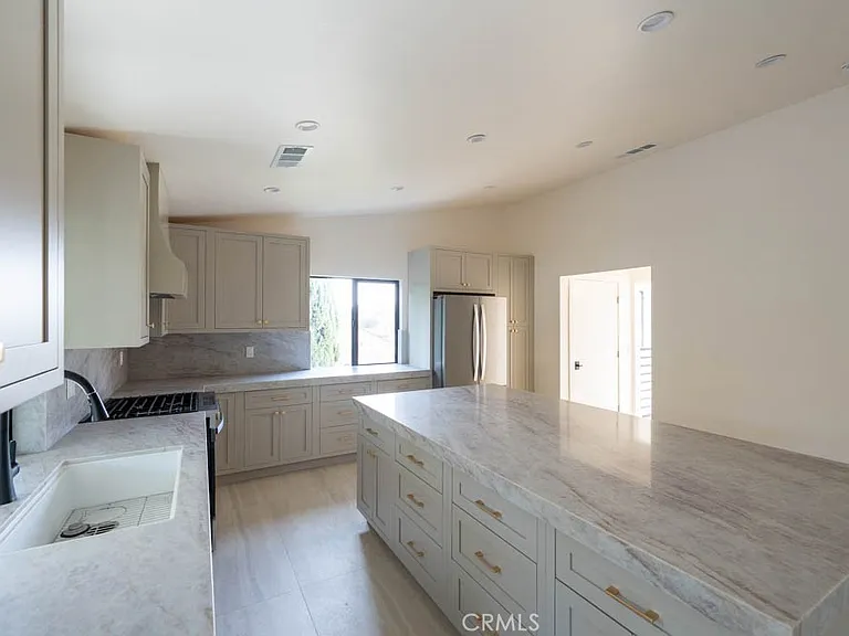 2217 Loma Verde Dr #A — Photo 3