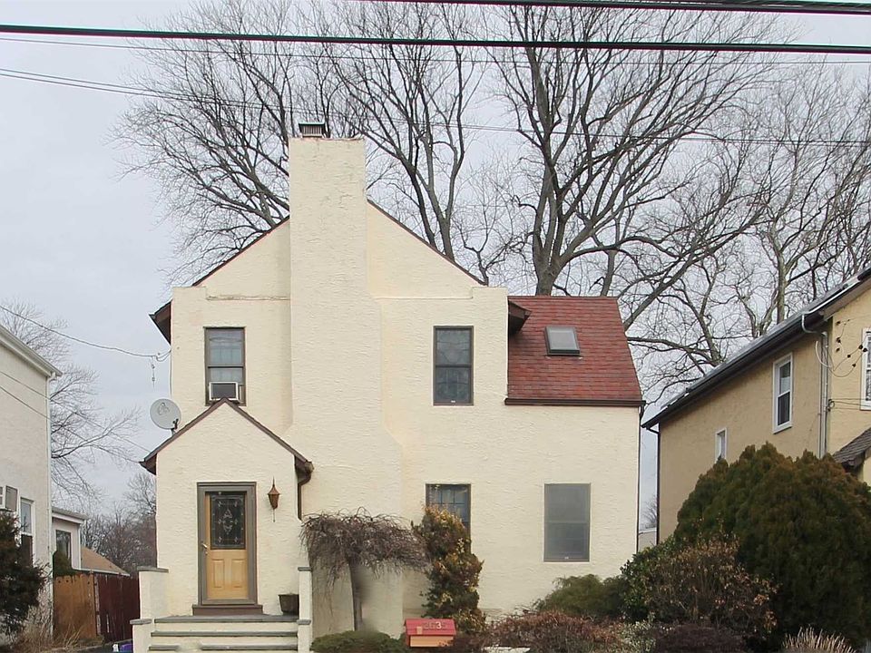 1st image of 2635 Bayview Ave