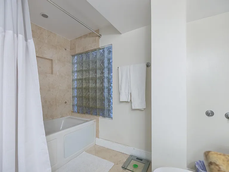 3211 Seaward Dr — Photo 17