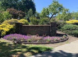 319 Twin Lakes Dr, Santa Rosa, CA 95409