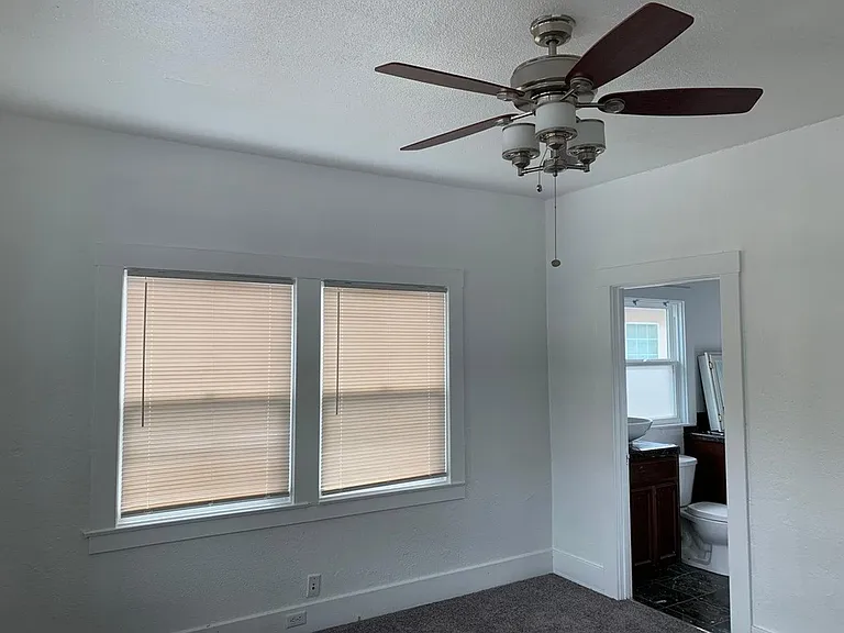 3146 2nd Ave #UPSTAIRS — Photo 10