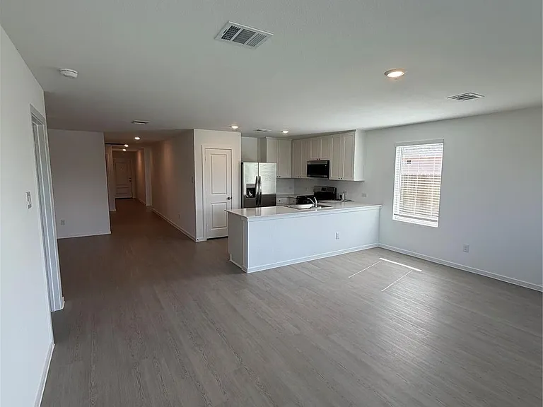 921 Woodhaven Lakes Dr — Photo 5