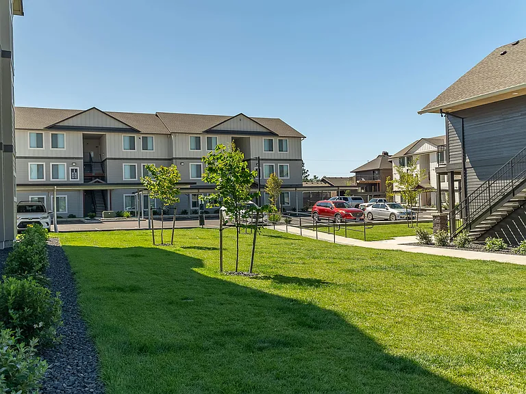 Cascade Place Apartment Homes — Photo 16