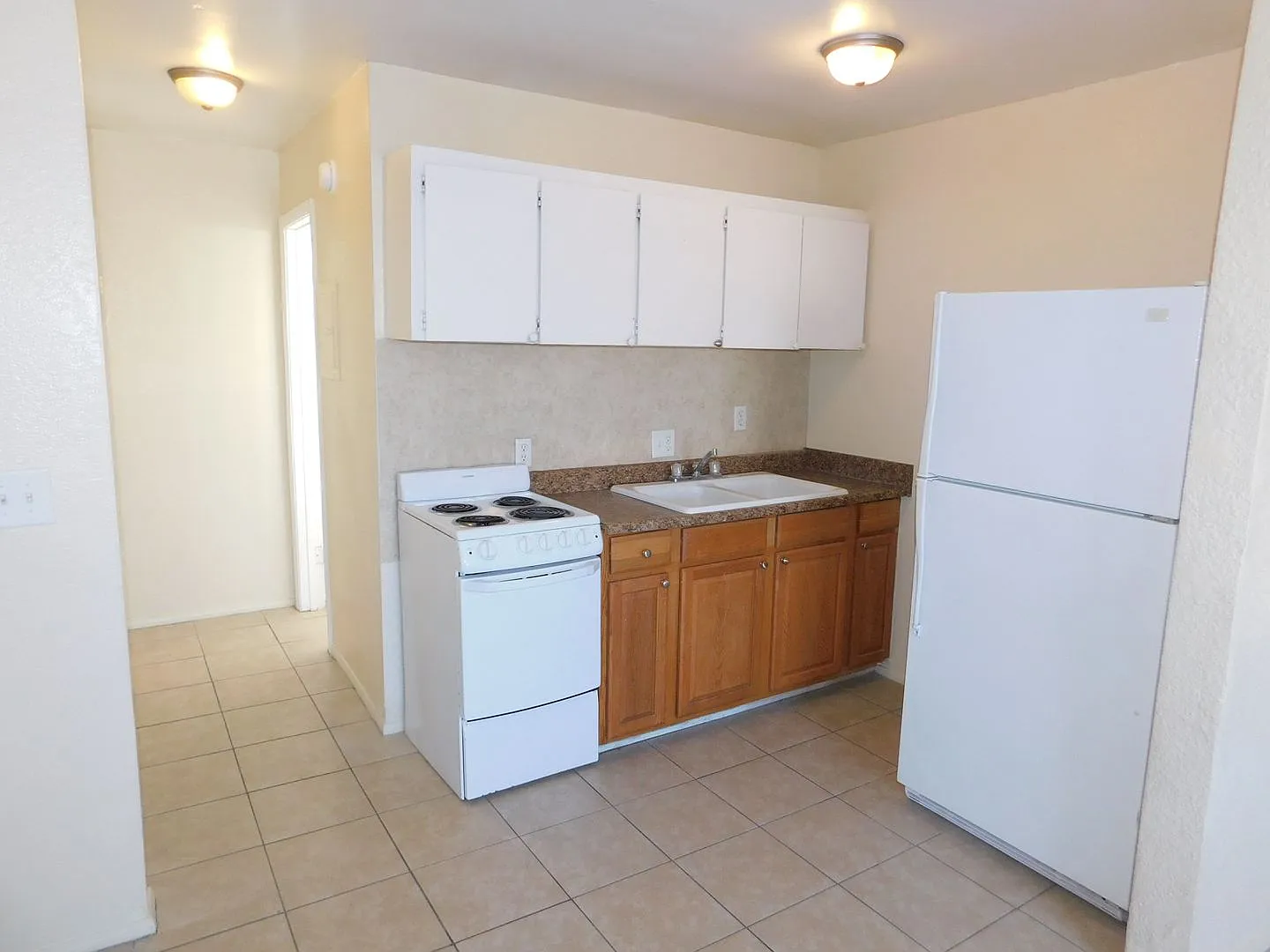 Studio Apartment - North Las Vegas - Upstairs Unit - No Pets - 3021 E Carey — Photo 2