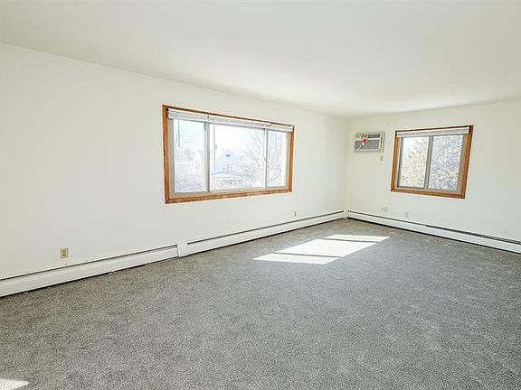 5th image of 3025 30th Ave S APT 203