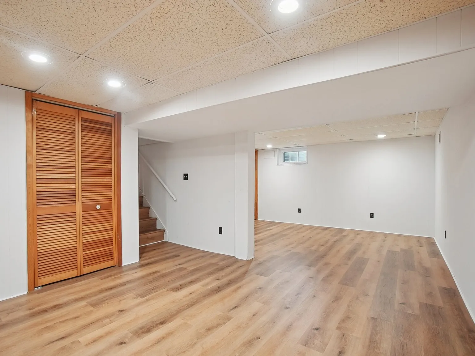 3 bed, 2.5 bath, 2300 sqft, $5,100 — Photo 3