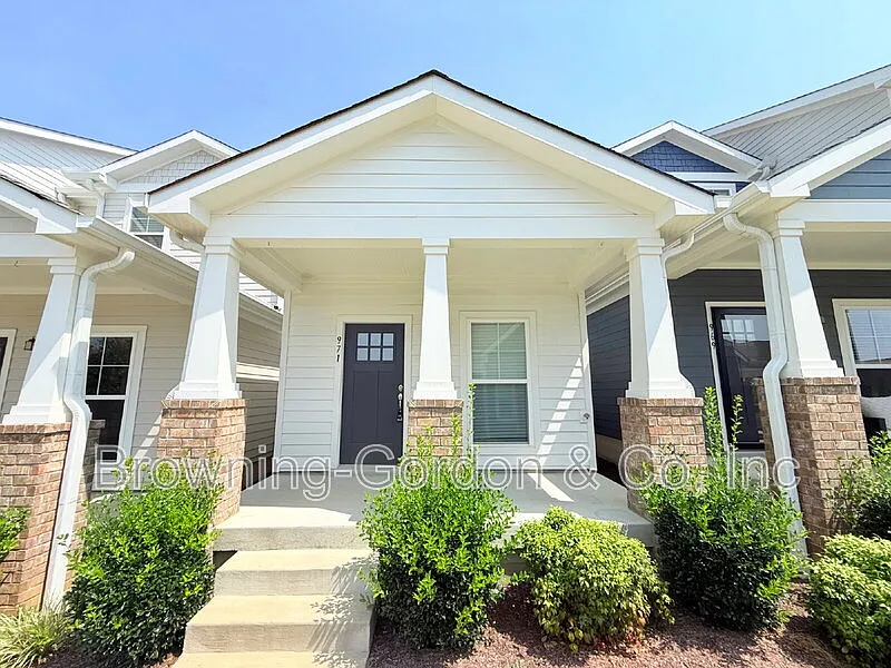 3 bed, 2.5 bath, 1554 sqft, $2,100 — Photo 1