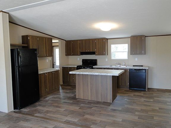 4th image of 140 Brianna Cir