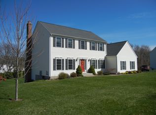 68 Saddle Hill Dr, Middletown, CT 06457