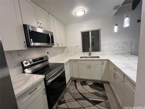 94-296 Kealohi St APT 114, Mililani, HI 96789