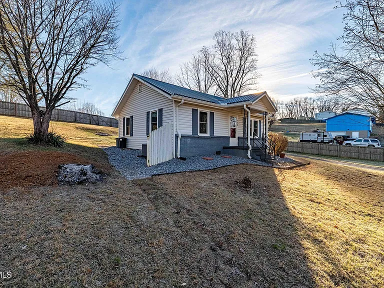 172 Hopper Rd — Photo 3