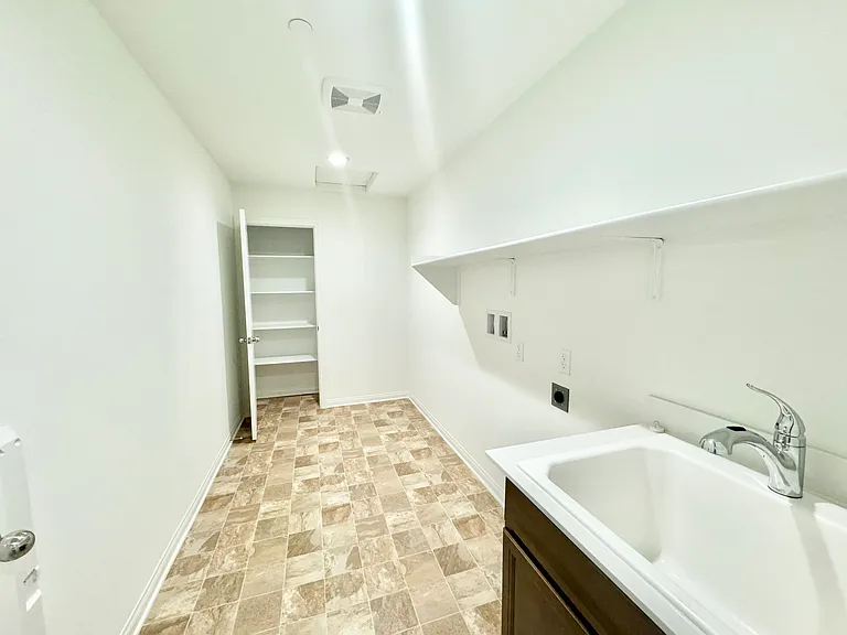 8526 Anthony St — Photo 2