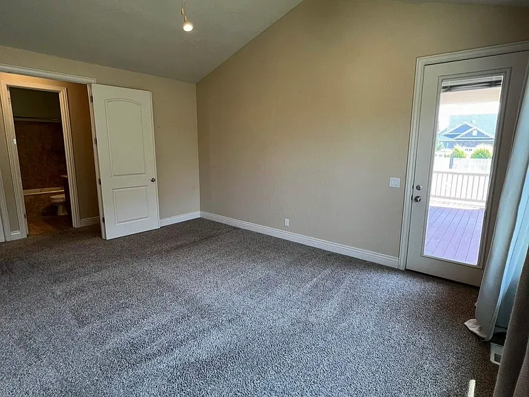 2049 W Sunflower Ln — Photo 15