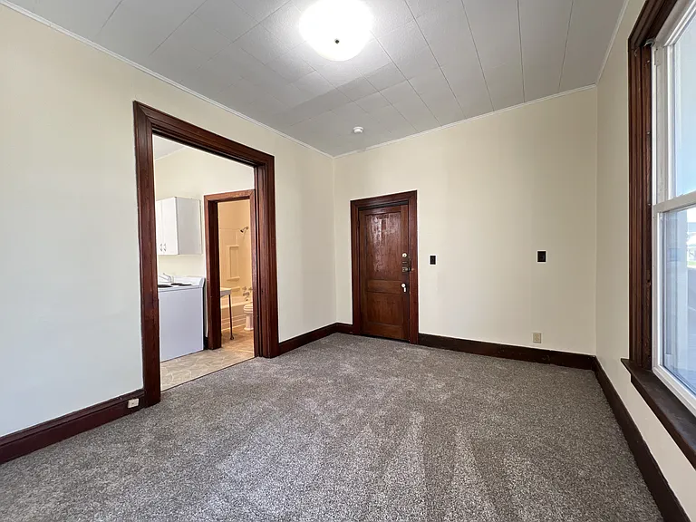 1260 University Ave #1 — Photo 3