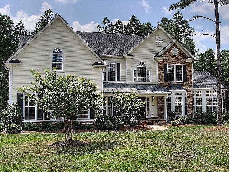 1st image of 224 Village Glen Way