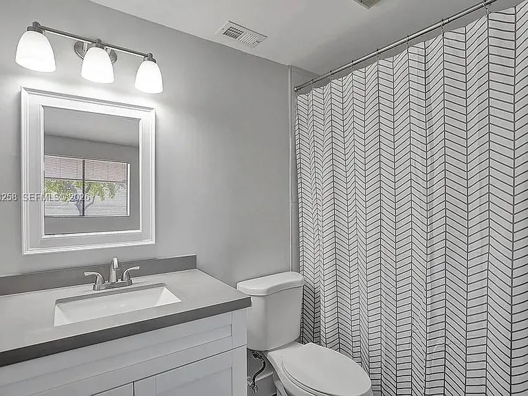 5084 S University Dr — Photo 10