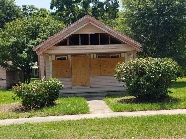 411 S Lyman St, Abbeville, LA 70510