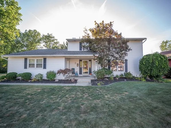 1172 Meadowbrook Dr, Amherst, OH 44001
