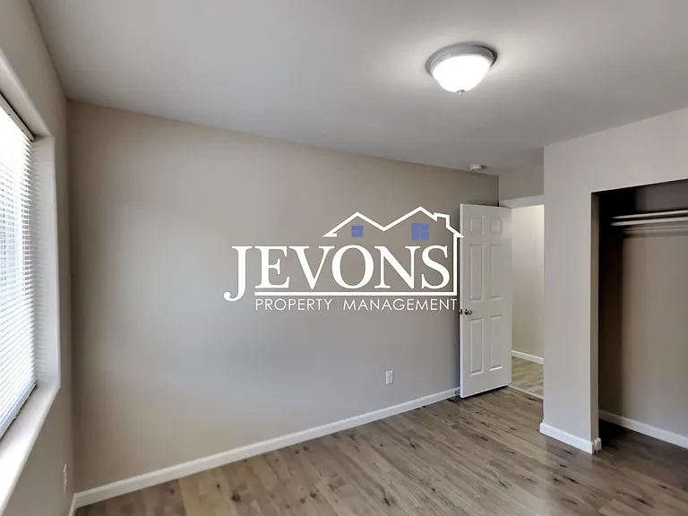 1912 W Mead Ave #1 — Photo 15