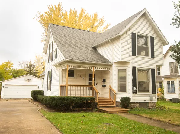 1512 W 1st St, Dixon, IL 61021