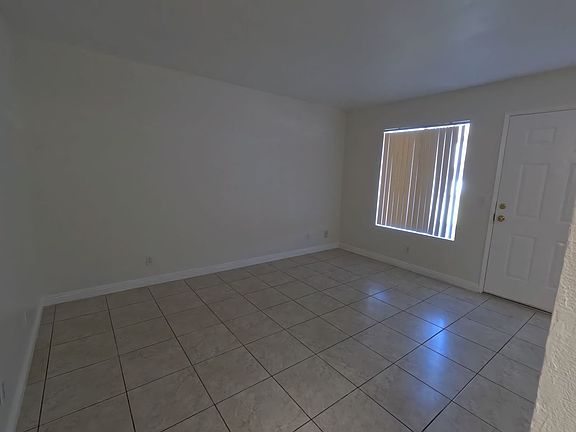 4th image of 1003 W 9th St APT 17