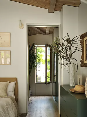 Sold by Compass | media 16