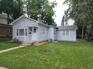 664 Walnut Ave, Elgin, IL 60123