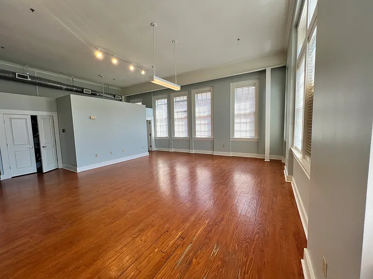 715 Sherman St #10 — Photo 6