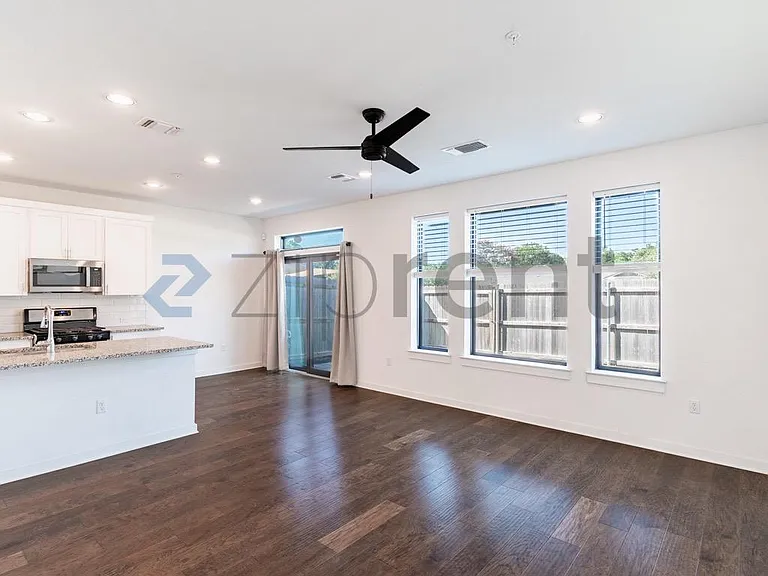 6409 Berkman Dr #7 — Photo 2