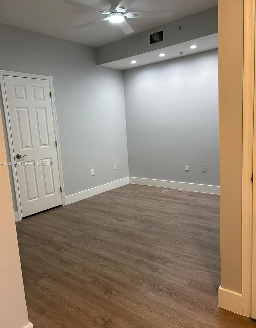 Arissa Place Condo — Photo 2