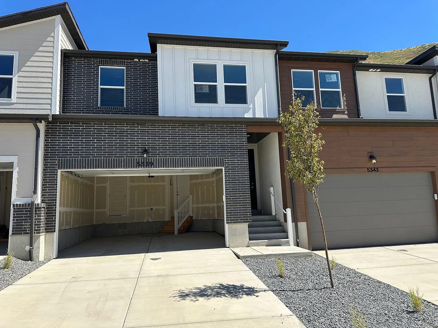Half Off First Month!! 4-Bedroom Home in Harmony Ridge | Pool, Gym & Pickleball Courts — Photo 1