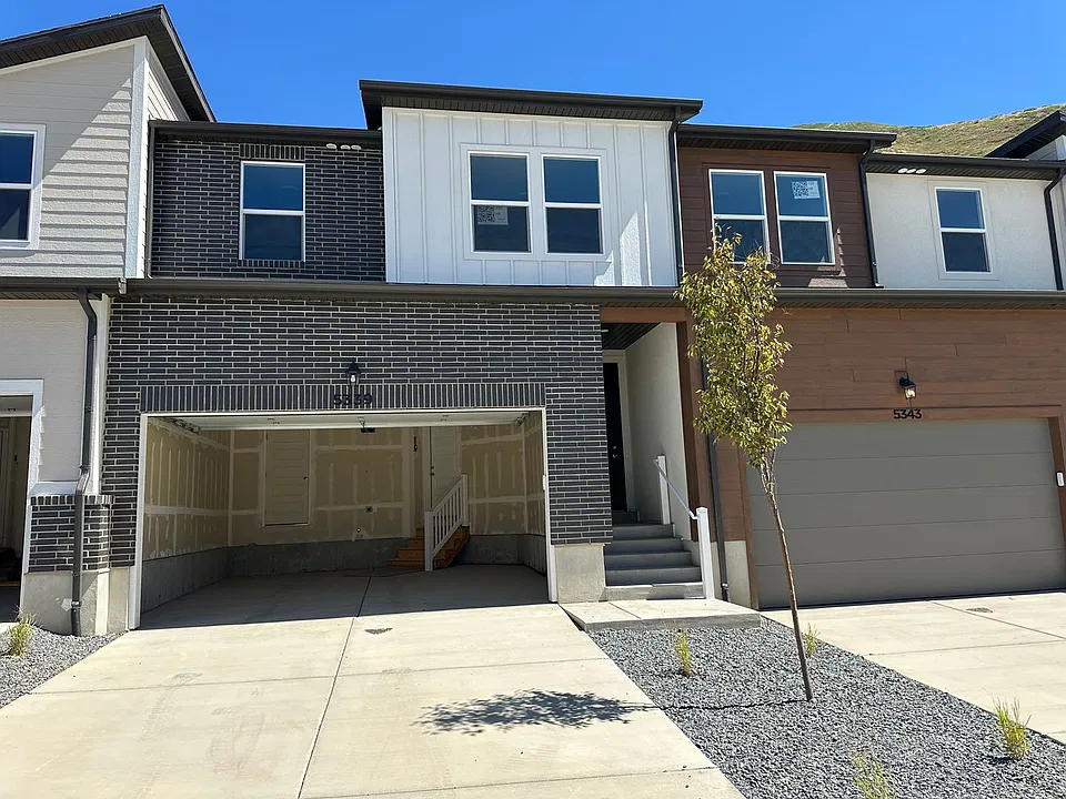 5339 S Acacia Dr