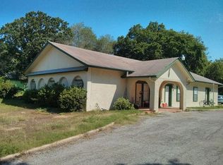 1029 E Milam St #C, Luling, TX 78648