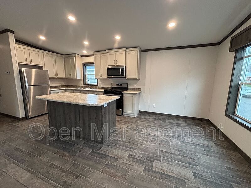 1st image of 700 S 12th St Lot 77