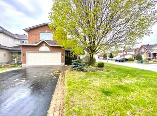 1148 Meadowcroft Cres, Ottawa, ON K1J 1G3