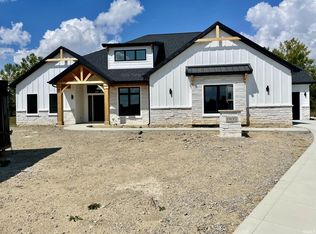 19195 Ringo Rd, Auburn, IN 46706