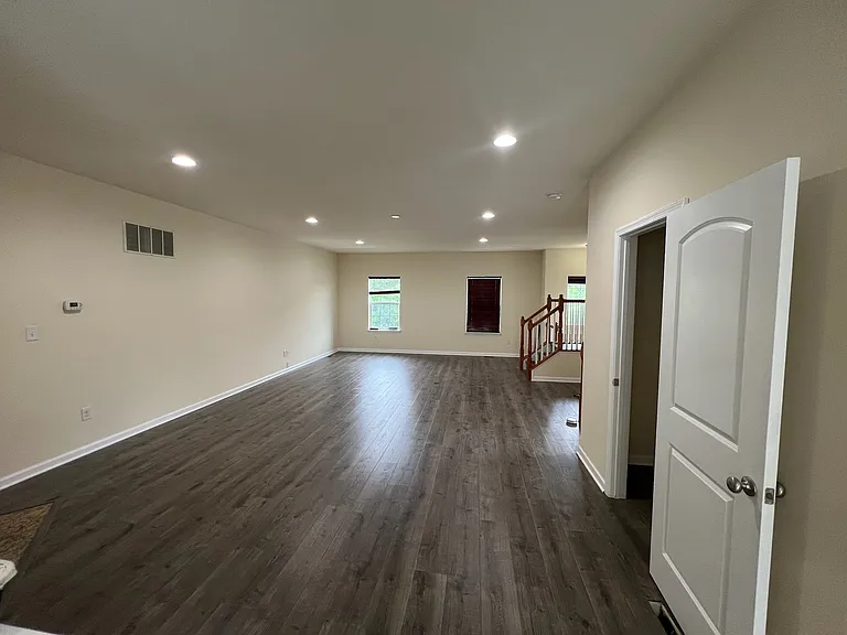 788 Jacobsen Cir — Photo 10