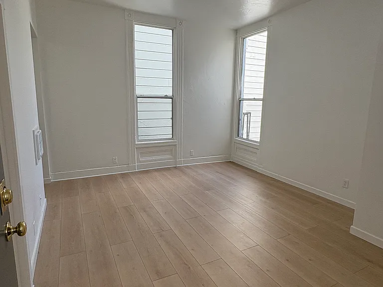 1053 Oak St #201 — Photo 6