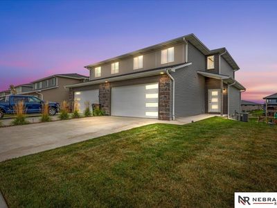 989 Titan Dr, Hickman, NE, 68372