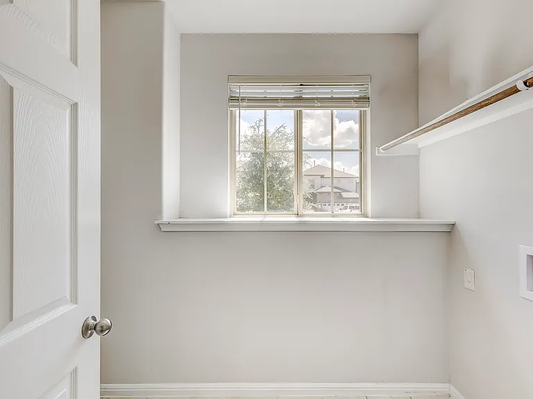 425 Arrowhead Vine St — Photo 33