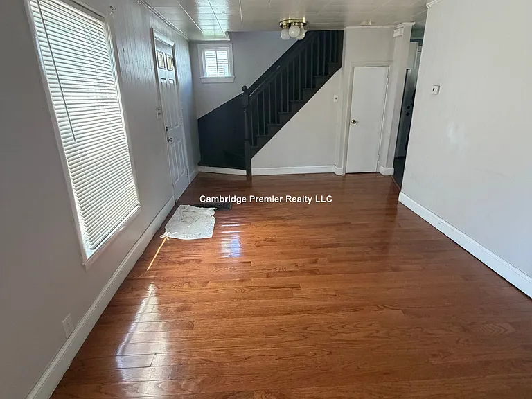 85R Glen St — Photo 16