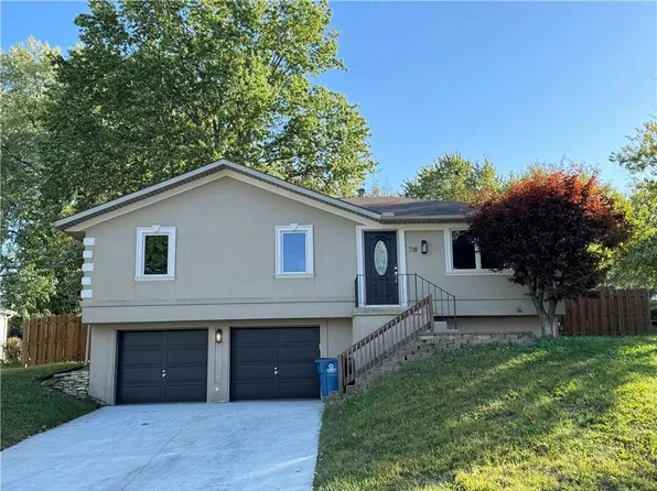 718 W Main St, Odessa, MO 64076