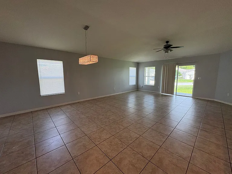 4751 Maplewild Ln — Photo 7