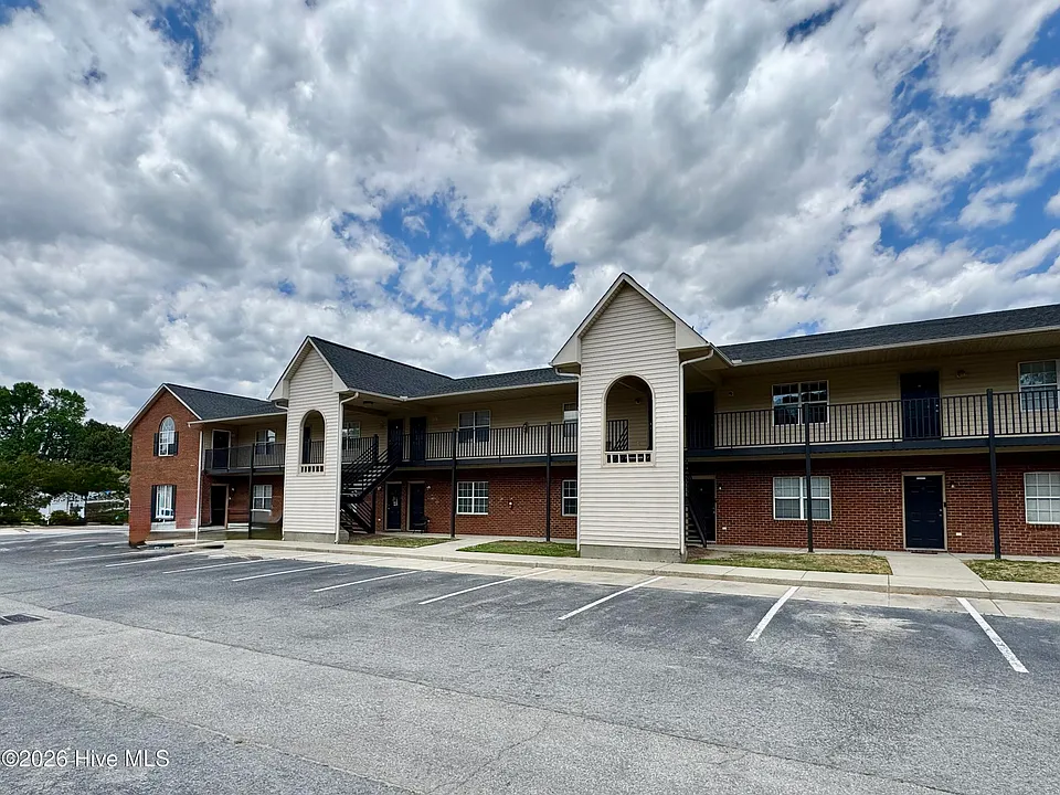 1399 Westpointe Dr #10