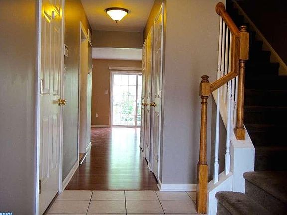 4th image of 526 Red Bud Ct