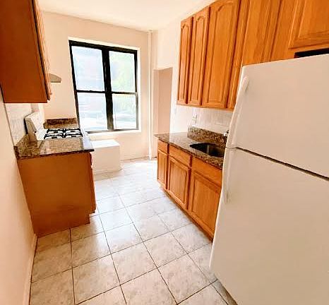 2nd image of 3169 37th St APT 2