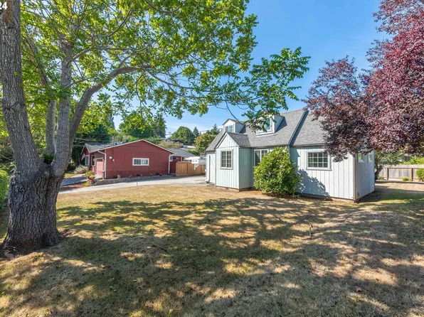 1340 Idaho Ave, Coos Bay, OR 97420