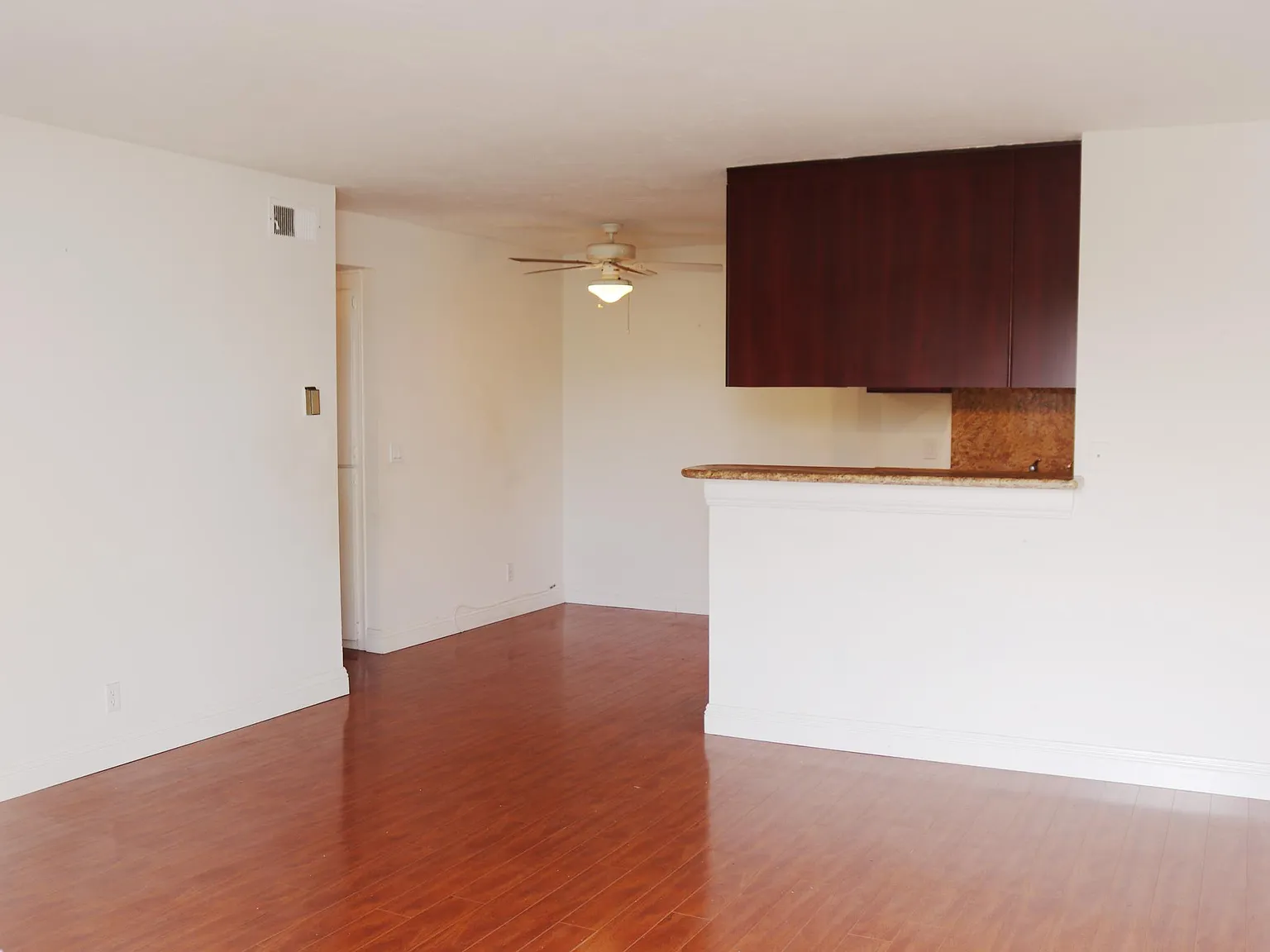 2411 Prospect Ave — Photo 3